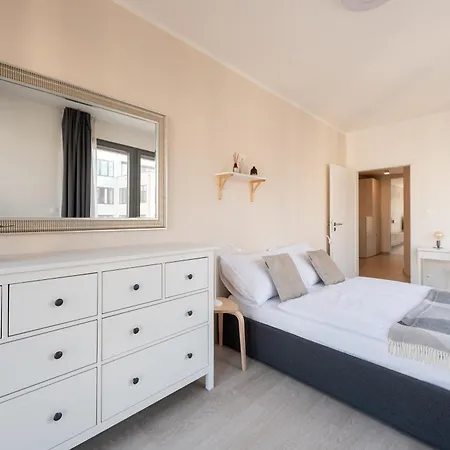 아파트 Stylish 2bdr With Free Parking & Terrace By Easybnb Premium *