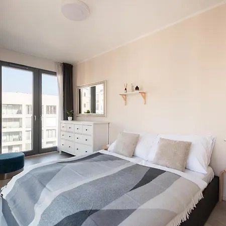 Stylish 2bdr With Free Parking & Terrace By Easybnb Premium 프라하
